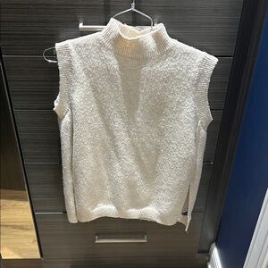 Women's Cream Sleeveless Sweater Tunic